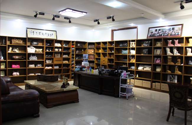 外媒称：购买奢侈品的人被中国90后被视为浅薄之辈