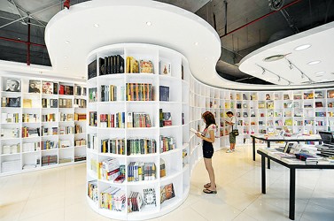日媒：中国各地兴起“概念书店” 多元文创产品受青睐