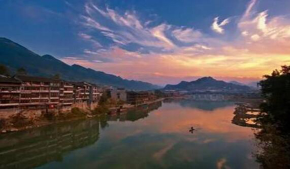 特色小镇建设的思考和建议