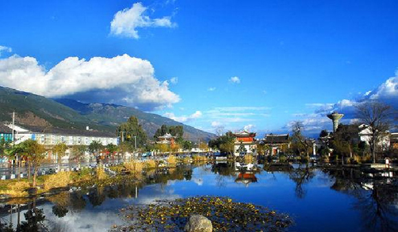 专家：城镇化方向将从大城市转向特色小镇