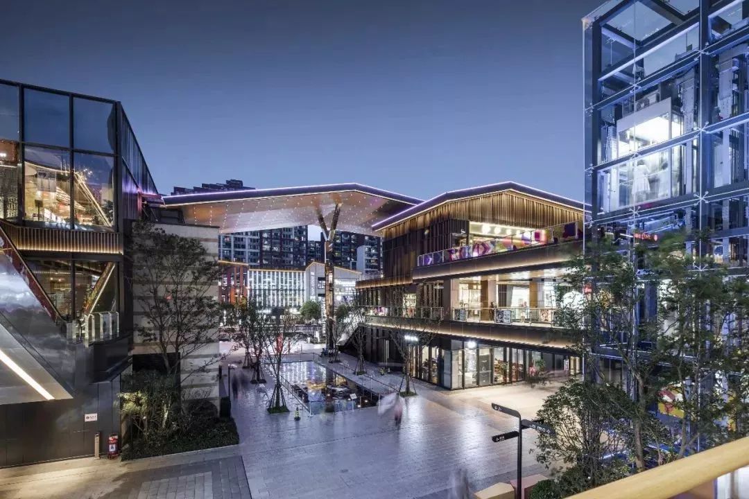 购物中心的下沉广场，到底该怎么做？