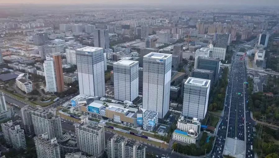 那些建在互联网大厂周边的商场