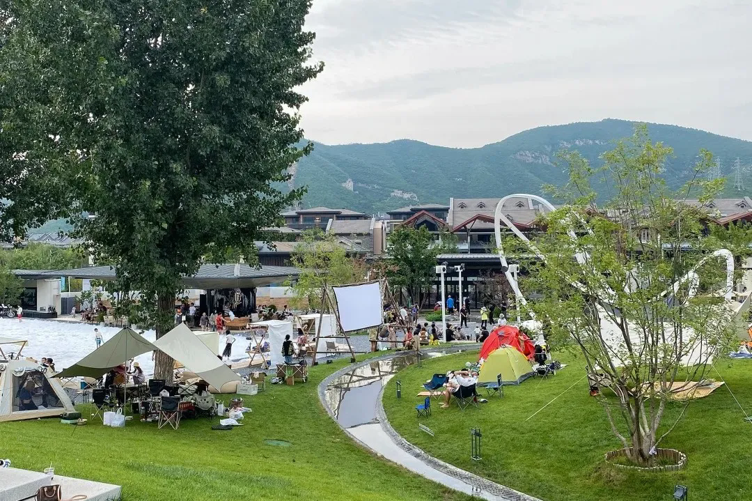 郊区商业如何打造自己的特色，破除远、疏、庸、冷困境？