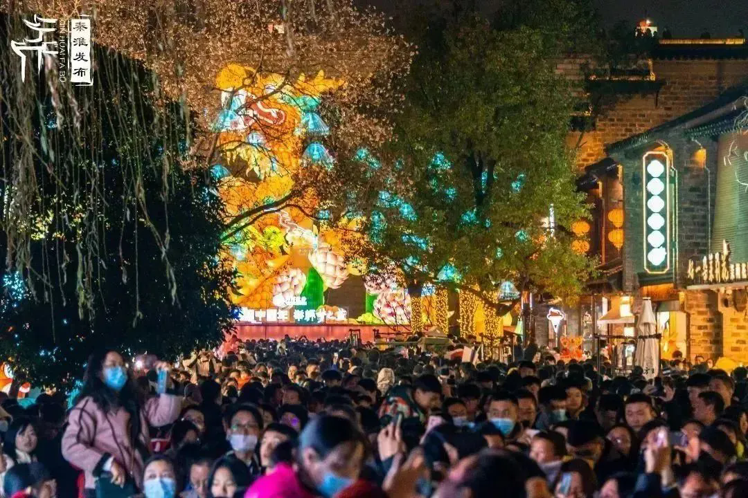 这届年轻人，不愿花钱买票逛景区了