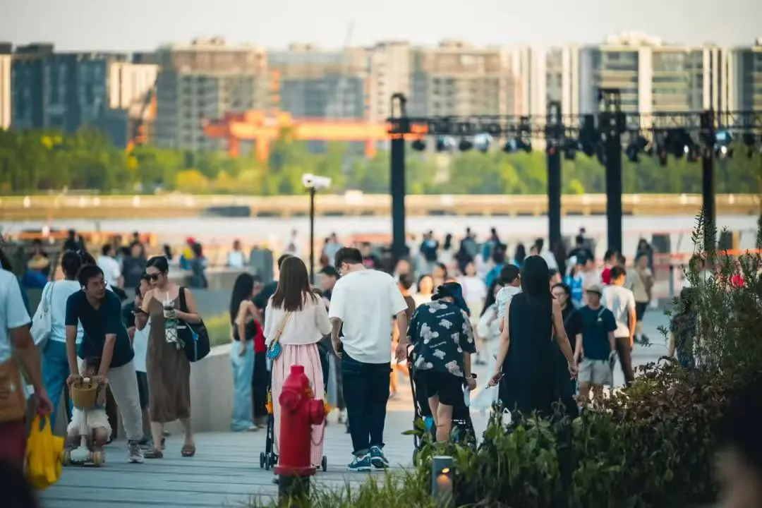 如何用「轻量化改造」激活十年商场的人货场，三招让流量翻10倍！