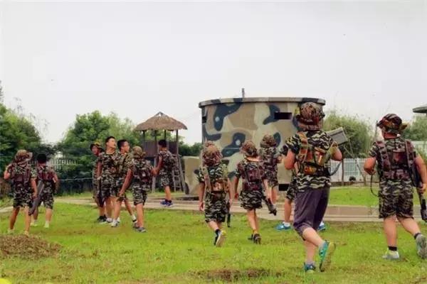 年收费19 .8万的“森林幼儿园”运营需要注意什么呢？