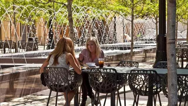 10个经典商业街景观设计案例