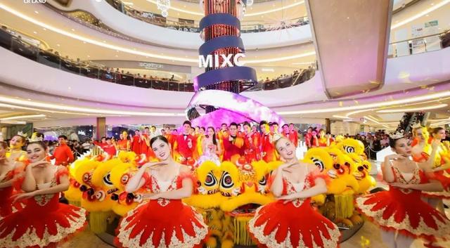 首日销售额超4000万、客流超30万，看济南万象城如何为济南商业升级赋能