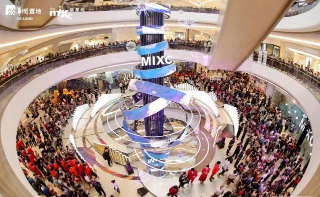 首日销售额超4000万、客流超30万，看济南万象城如何为济南商业升级赋能