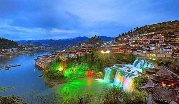 全域旅游   特色小镇，“五步棋”谋划旅游小镇新格局