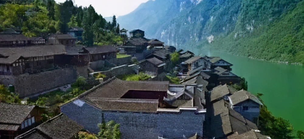 案例分析：特色小镇如何特色落地？