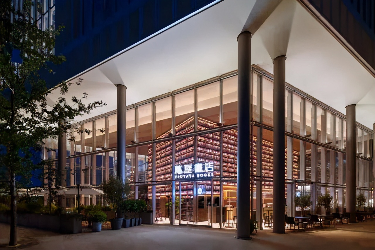 成为城市微度假地标，街区商业怎么就突然“火”了？