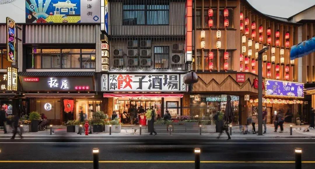 成为城市微度假地标，街区商业怎么就突然“火”了？