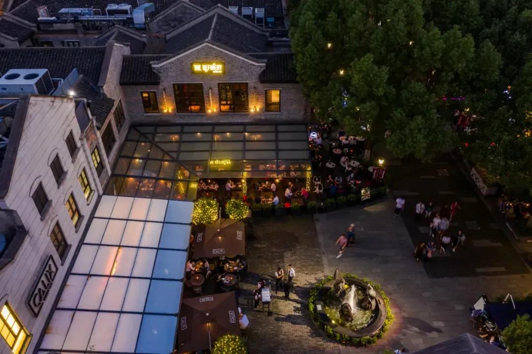 成为城市微度假地标，街区商业怎么就突然“火”了？