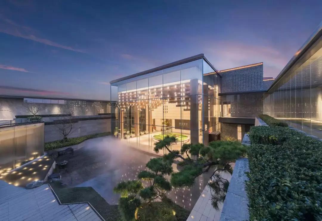 近两年流行的“下沉式”空间布局，一种新的设计方式