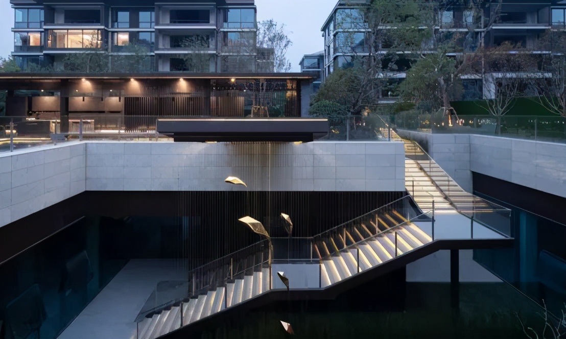 近两年流行的“下沉式”空间布局，一种新的设计方式