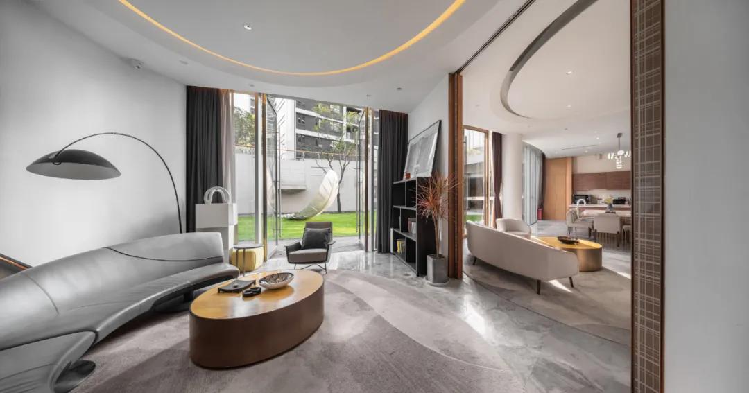 近两年流行的“下沉式”空间布局，一种新的设计方式