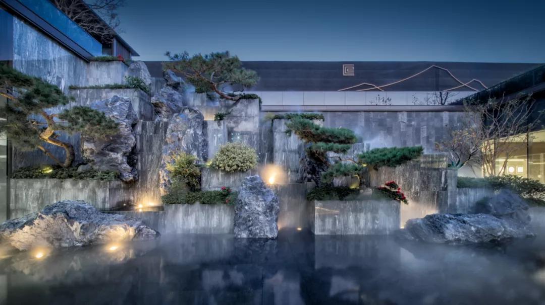 近两年流行的“下沉式”空间布局，一种新的设计方式