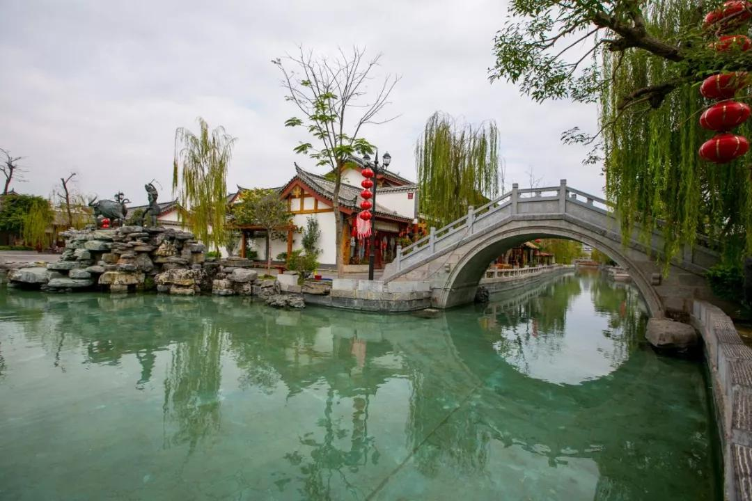 价值20个亿的康养小镇运营商业模式