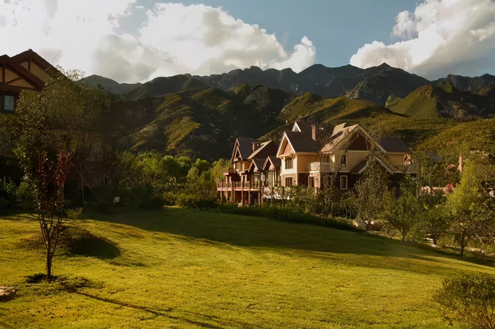 价值20个亿的康养小镇运营商业模式