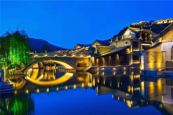 如何让特色小镇“特”起来？