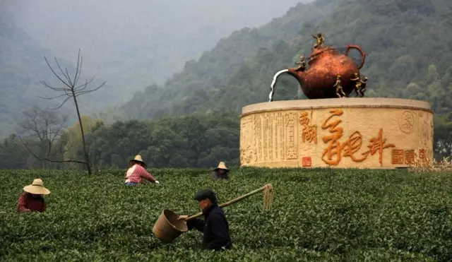 知名文化旅游小镇开发模式分析