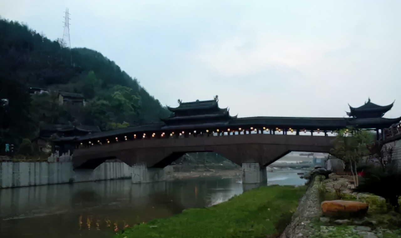 知名文化旅游小镇开发模式分析