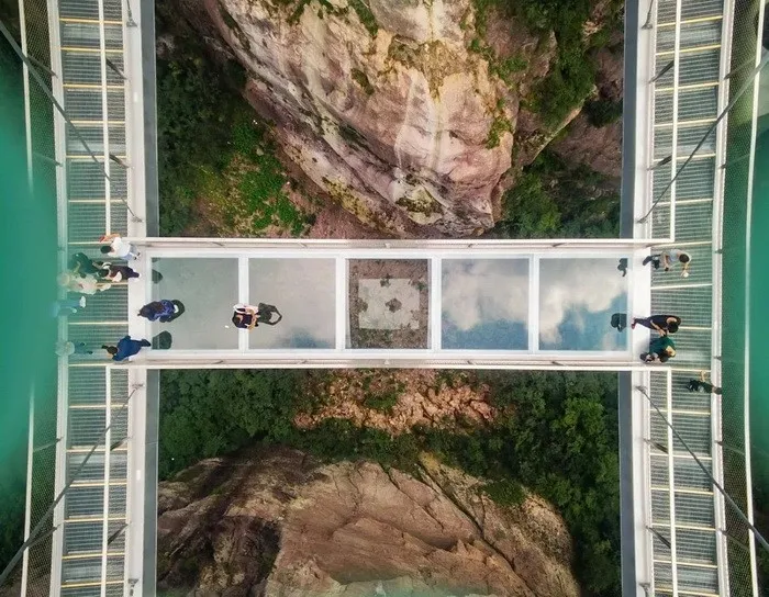 一个敢想一个敢建,盘点国内六大创意玻璃桥