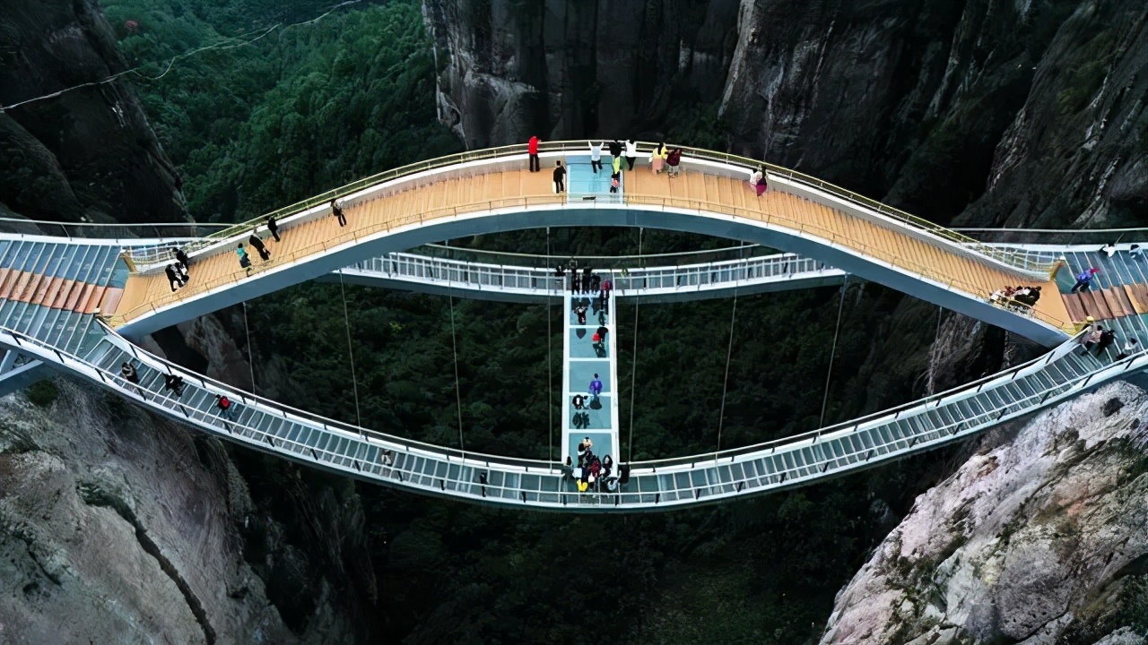 一个敢想一个敢建,盘点国内六大创意玻璃桥