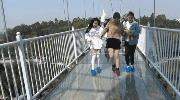 一个敢想一个敢建,盘点国内六大创意玻璃桥