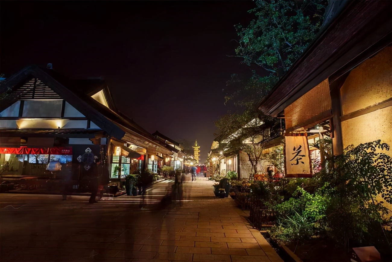 如何打造特色小镇的夜游可玩性？